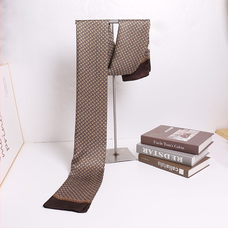 Мъжки шал от коприна, сатенена тъкан, размери 158 × 26 см, 100% коприна, флорална шарка с пръскане, есен 2024