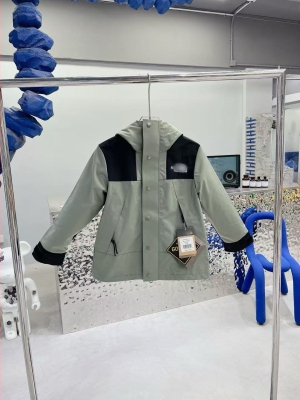 Детско яке: ветроустойчиво и водоустойчиво, качулка, за деца 7–12 г., зимно-есенно-пролетно