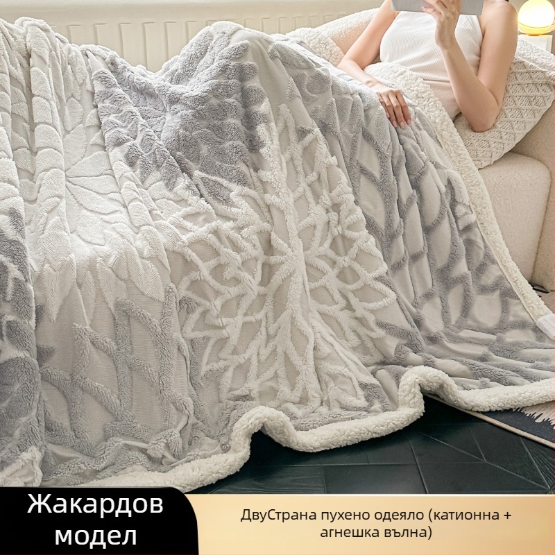 Полиестерно одеяло, леко под 300 г, флорален мотив, модерен минималистичен стил, флис от едната страна