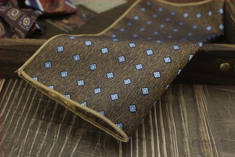 Джобна кърпа за сако, полиестерна материя, модел кешу орехи, сатенено покритие, модерен стил, стандартна ширина