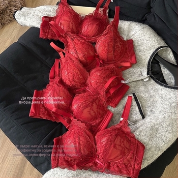 Безжичен push-up бюстгальтер, чашка 3/4, дантелена кант, нейлонова материя (чашка: горна част тънка, долна част дебела)