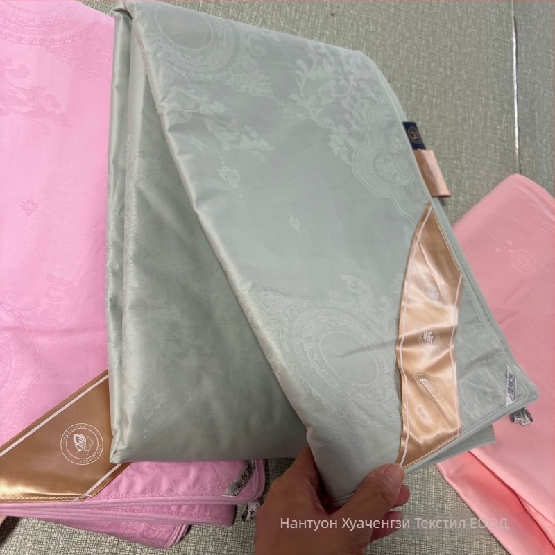 Калъф за завивка – чист памук, жакардово тъкане, еднотонен модел, реактивно печатане и боядисване, тегло на тъканта 1000–1500 g