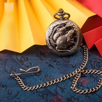 Джобен часовник с веригa – релефни зодиаци, прозрачен прозорец към механизма, римски цифри, голям циферблат; движение Seagull, водоустойчив до 50 m, корпус от цинкова сплав, пластмасово стъкло, възможност за печат на лого