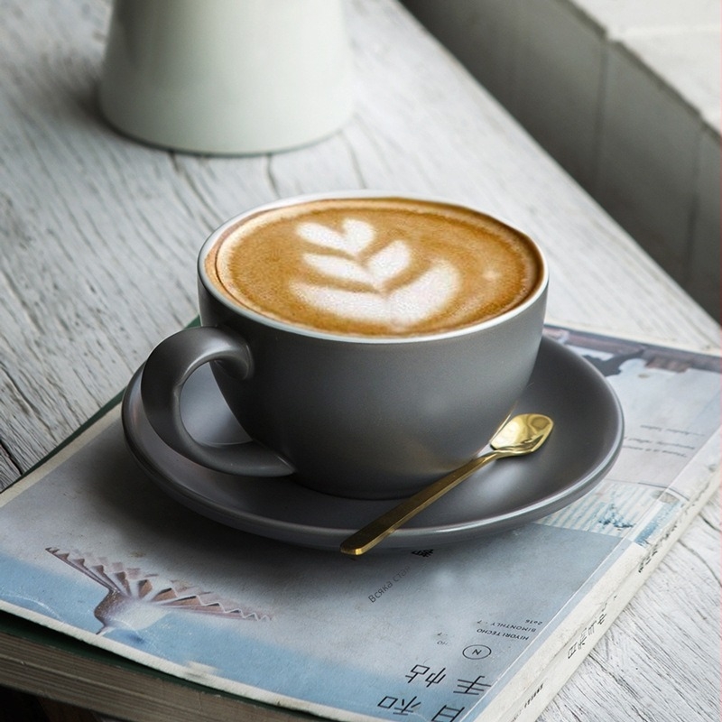 Комплект кафе чаши и чинийка, матова керамична повърхност, едноцветен модел, включва чаша за лате, тегло 545 г, HALFCHEN