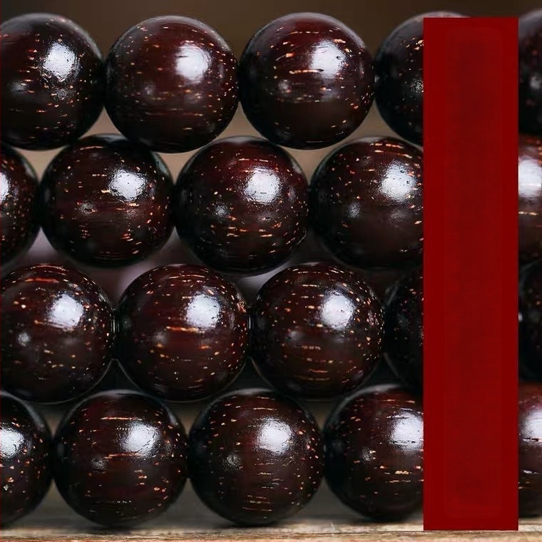 Гривна от 108 дървени мъниета на малък лист зитан, унисекс, молитвени мъниета, пролет 2023