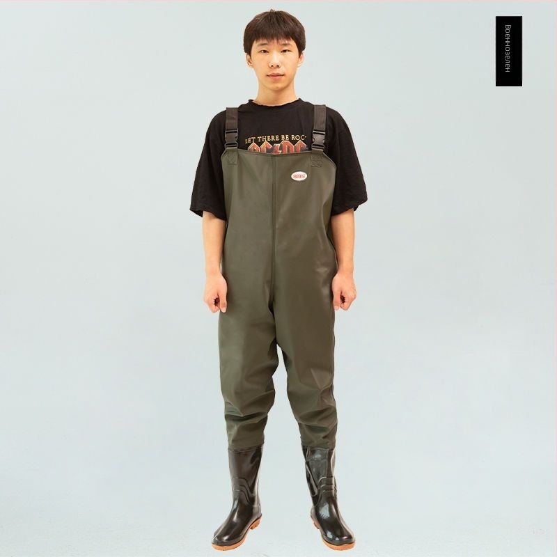 Водоустойчив рибарски гащеризон с интегрирани ботуши