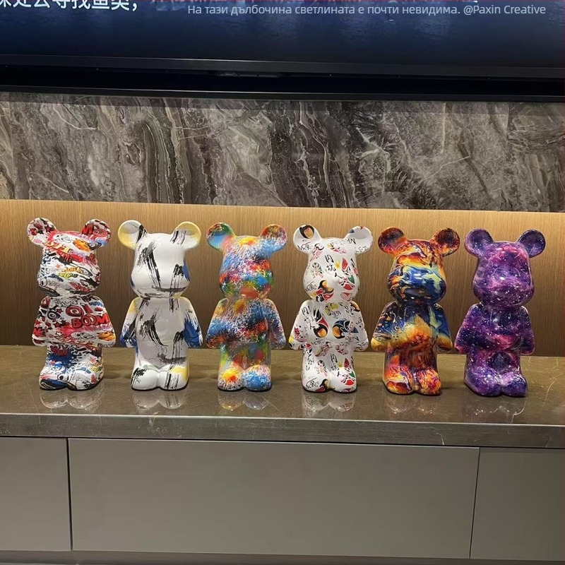 Декоративно мече за детска стая - пластмасова фигурка, стил лукс, инжекционно формована (Материал: пластмаса; Технология: инжекционно формоване; Стил: лукс; Подходящ за подарък: рождени дни, нов дом, пътуване)