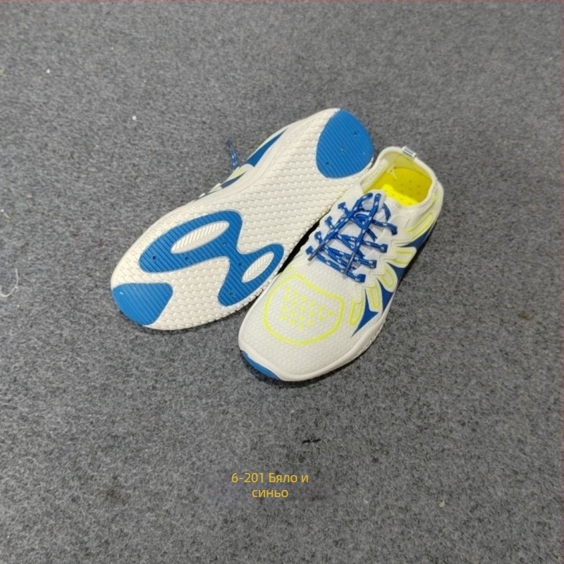 Водни обувки — бързосъхнещи, антихлъзгащи, дишащи, еластична горна част, вулканизирана подметка