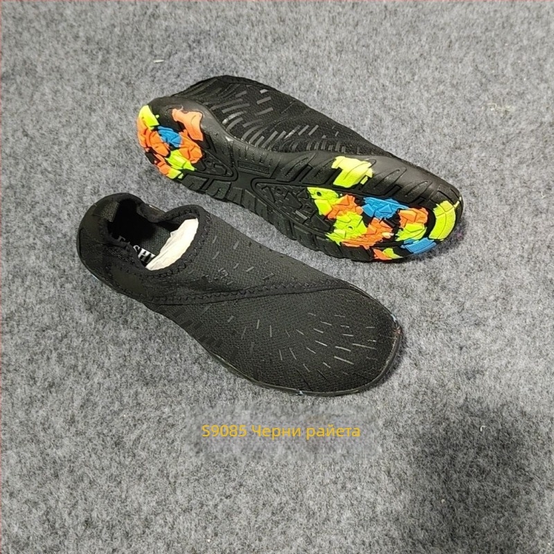 Водни обувки — бързосъхнещи, антихлъзгащи, дишащи, еластична горна част, вулканизирана подметка