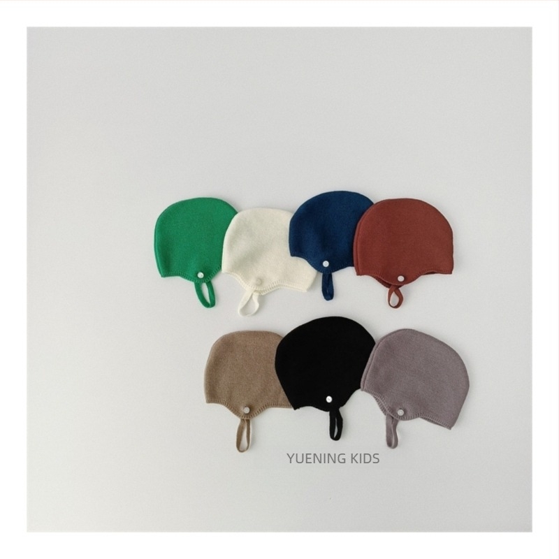 Плетена детска шапка с ушна защита, есен, вълнена смес, куполна форма