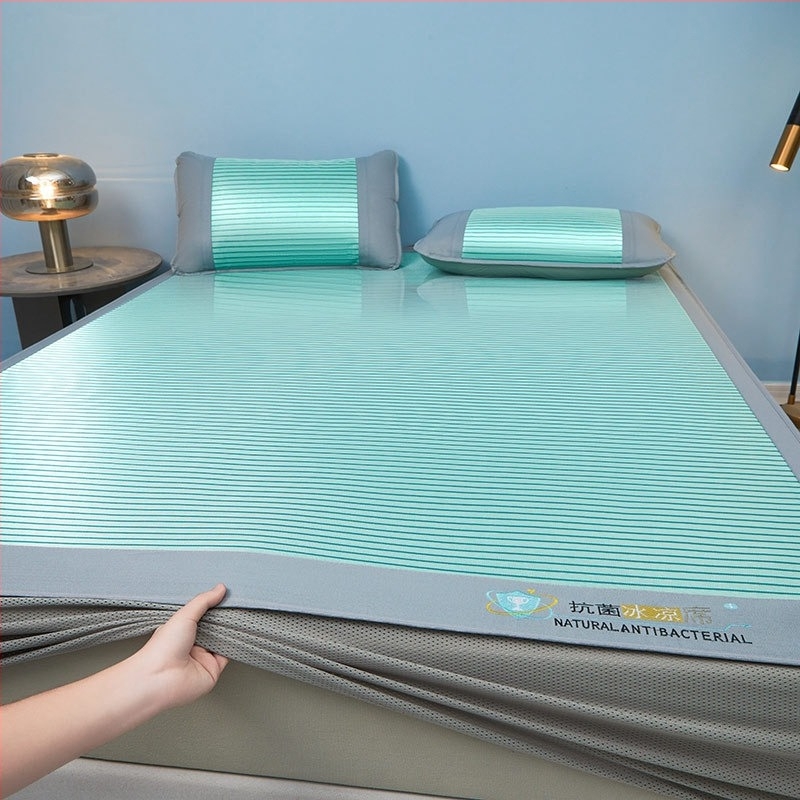 Мат сет: антибактериален ice-silk плат, бродиран, пера се, сгъваем прилепващ мат, вискозно влакно