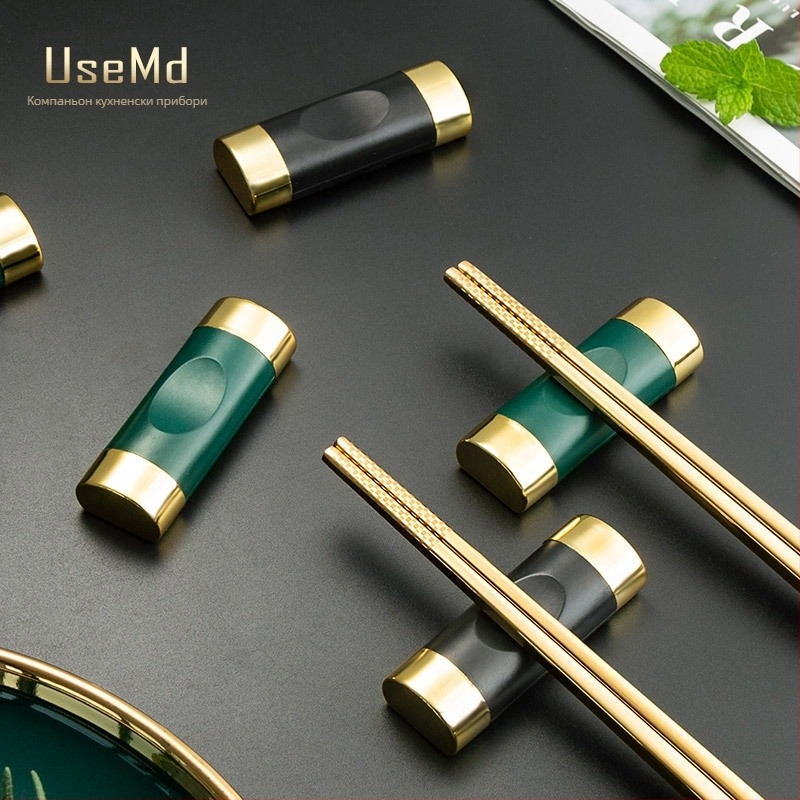 Стойка за клечки за хотелски маси – пластмасова, електроплакирана повърхност, марка Graceful Emperor, възможност за персонализиране с лого, опаковка в OPP пакет