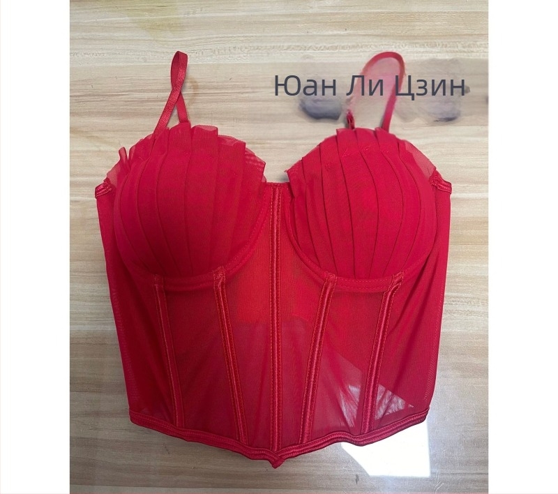 Камизола от нейлон, 70–80% съдържание на нейлон, презрамков дизайн, секси стил, ниско деколте