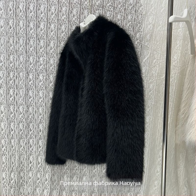 Дамско кожено яке с лисица пух и интегрирана изкуствена козина, къс модел (Corduroy плат; основна тъкан: заешка козина <30%; вторична тъкан: Други 50–70%)