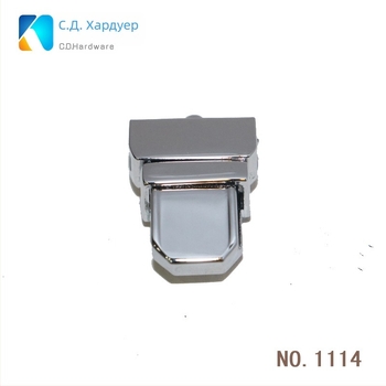 Багажна врезна брава — цинкова сплав, модел 1114, тегло 11 g, персонализация по заявка