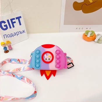 Силиконов монетник с ракетен мотив — детски карикатурен стил, водоустойчив и износоустойчив, 1 сгъвка