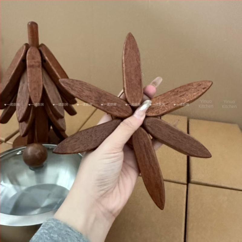 Дървена подложка за горещи чинии – нестандартна форма, модерен минималистичен стил