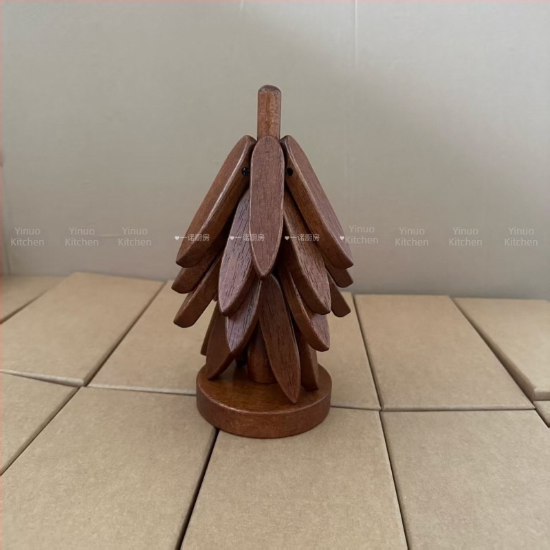 Дървена подложка за горещи чинии – нестандартна форма, модерен минималистичен стил