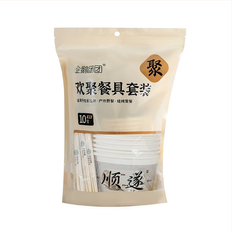 Еднократен комплект за хранене от хартия: чаши, купички и клечки; материал: хартия; обслужва десет души; 30 опаковки