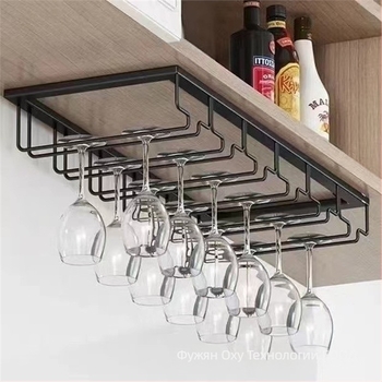 Държач за чаши за вино, монтиран на стена — железен телен дизайн, модерен минималистичен стил