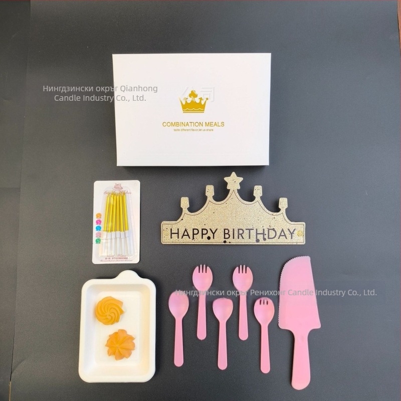 Еднократен 5-в-1 комплект съдове за хранене: квадратна хартиена чиния със вилица, нож и лъжица; 120–200 бр. в кутия.