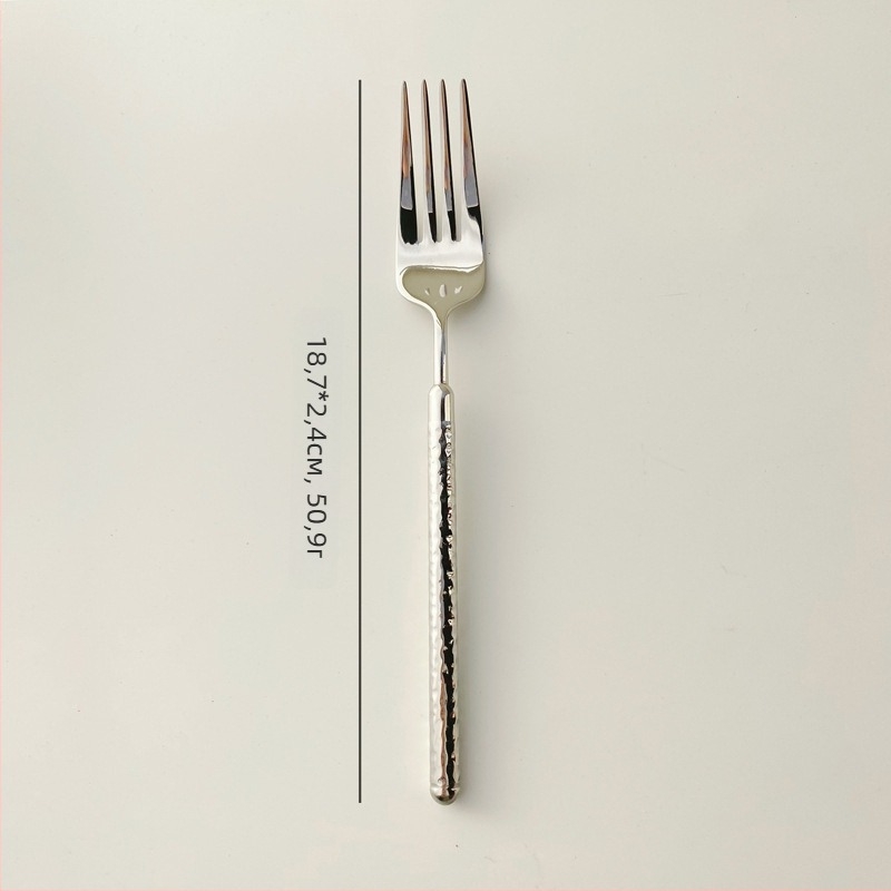 Сет прибори за маса: нож, вилица и лъжица от 304 неръждаема стомана с дръжка с чукана текстура и кръгъл диамантен мотив, огледално полирана повърхност, модерен минималистичен стил