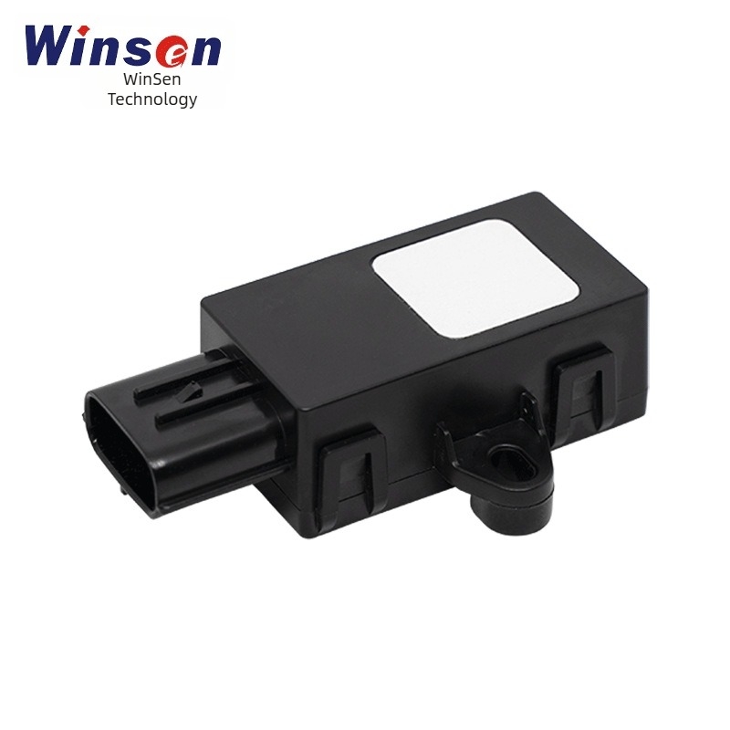 Инфрачервен сензор за течове на хладилен агент за климатици — ZRT510; газ: R454b (опционално R32/R290); точност ±2.5% lfl; изход RS485 (UART/PWM опция); работна температура 80°C.