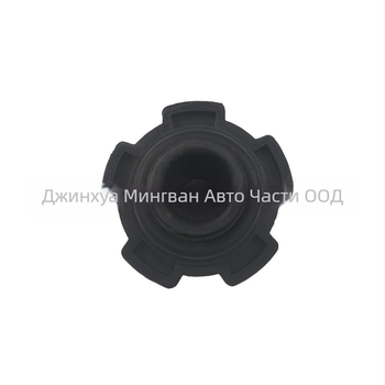 Капачка за масло и капак на резервоар за гориво за Nissan New Gold Cup, модел 15255-D5502 / 15255 D5502; съвместим модел: Nissan New Gold Cup; предназначение: капачка за масло / капак на резервоар за гориво.