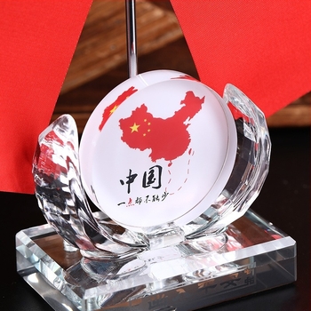 Автомобилна украса с национален флаг, метал и кристал, опростен стил, без персонализация, за украса