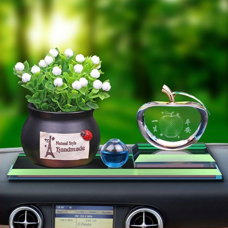 Автомобилен кристален държач за парфюм – модерен стил, кристален материал, декоративна функция