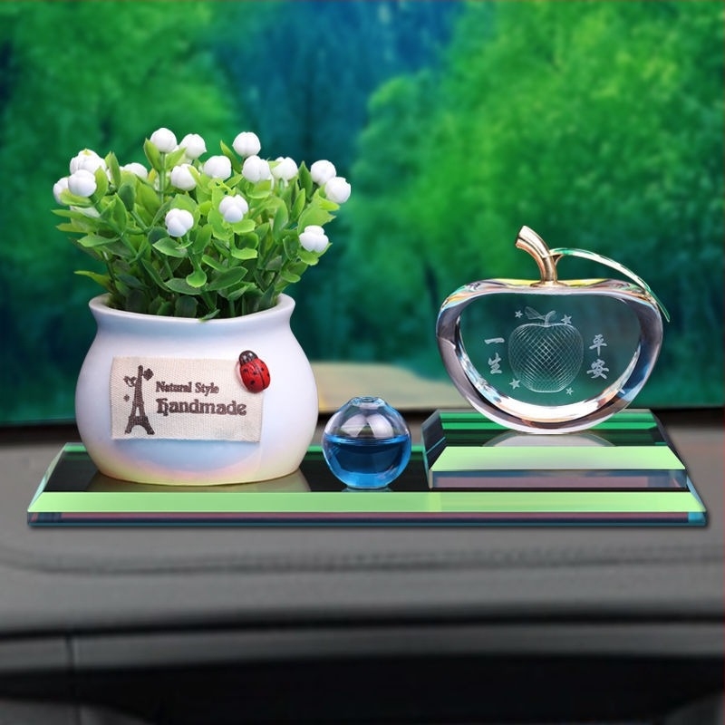 Автомобилен кристален държач за парфюм – модерен стил, кристален материал, декоративна функция