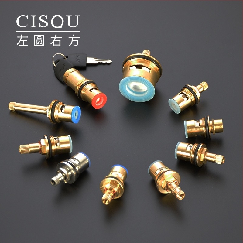 Ъглов кран за гореща и студена вода с месингов корпус, керамичен клапан и медна глава, 90° завъртане, максимална температура 90°C