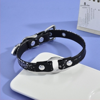 Колие Mingba: Геометричен дизайн със сърце-змия модел, смеси материали, висулка от сплав, кожена верижка