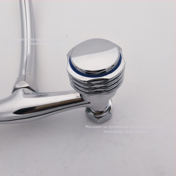 Стенно монтиран меден кухненски смесител за миене на съдове, със смесителна функция, четири портове връзки, номинално налягане 1.0 MPa, диапазон на работа 0–90°C