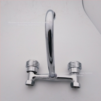 Стенно монтиран меден кухненски смесител за миене на съдове, със смесителна функция, четири портове връзки, номинално налягане 1.0 MPa, диапазон на работа 0–90°C