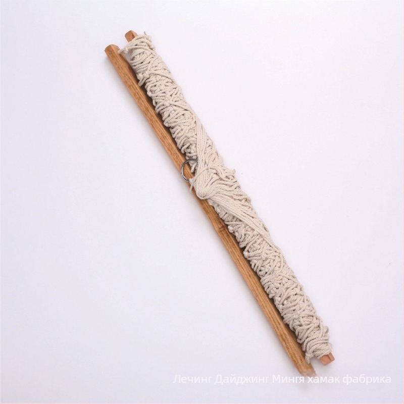 Хамак от памучно въже за вътрешно и външно ползване; максимален товар 130 кг; без стойка