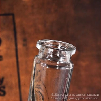 Стъклена бутилка за напитки, прозрачно стъкло, голям корем; 500 ml капацитет, тегло 480 g; материал: стъкло; стил: китайски стил.