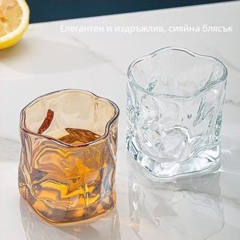 Комплект чаши за уиски, стъклен материал, капацитет 101-200 ml, японски стил с нестандартно оцветяване, опакован в хартиена кутия.