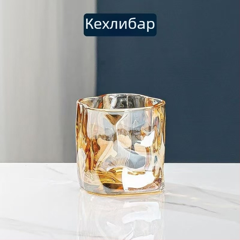 Комплект чаши за уиски, стъклен материал, капацитет 101-200 ml, японски стил с нестандартно оцветяване, опакован в хартиена кутия.