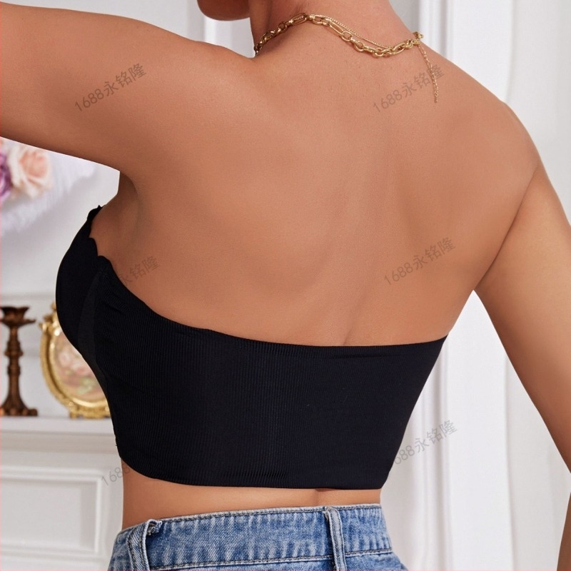 Без презрамки бюстие тип тръба с предно копче, push-up; пълна чашка, тънко оформени чашки; безшевно и без метални пръчки; основна материя: найлон 80–90%, подплата: спандекс (<30%).