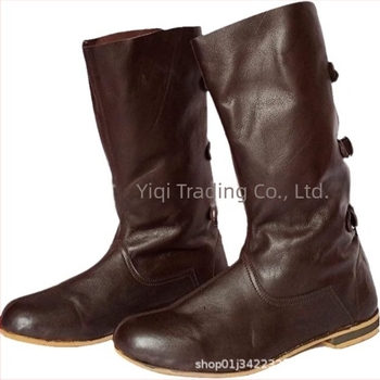 Рицарски ботуши с два слоя кожа, гумена подметка, нисък ток 1–3 см, закопчаване с катарама, подплата от мрежа