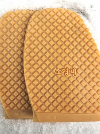 Подметка за обувки с утежнена дървена основа, противохлъзгаща за сняг и лед, антизамръзваща, износоустойчива и тихa