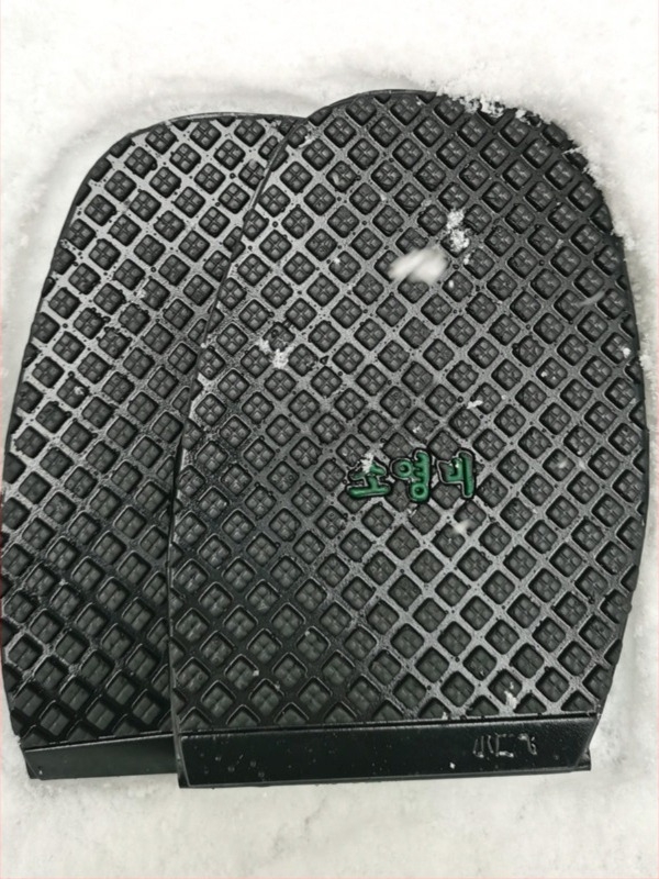 Подметка за обувки с утежнена дървена основа, противохлъзгаща за сняг и лед, антизамръзваща, износоустойчива и тихa