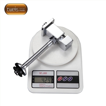 Медна уринална клапа за промиване TWS-3007 – механично захранване, изход G1/2, време на промиване 10–15 сек