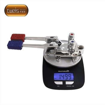 Педално управляван меден кран за мивка, унитаз и лаборатория, гореща и студена вода, модел 6004, 4 изхода, 0.01-0.6 MPa, CE сертифициран