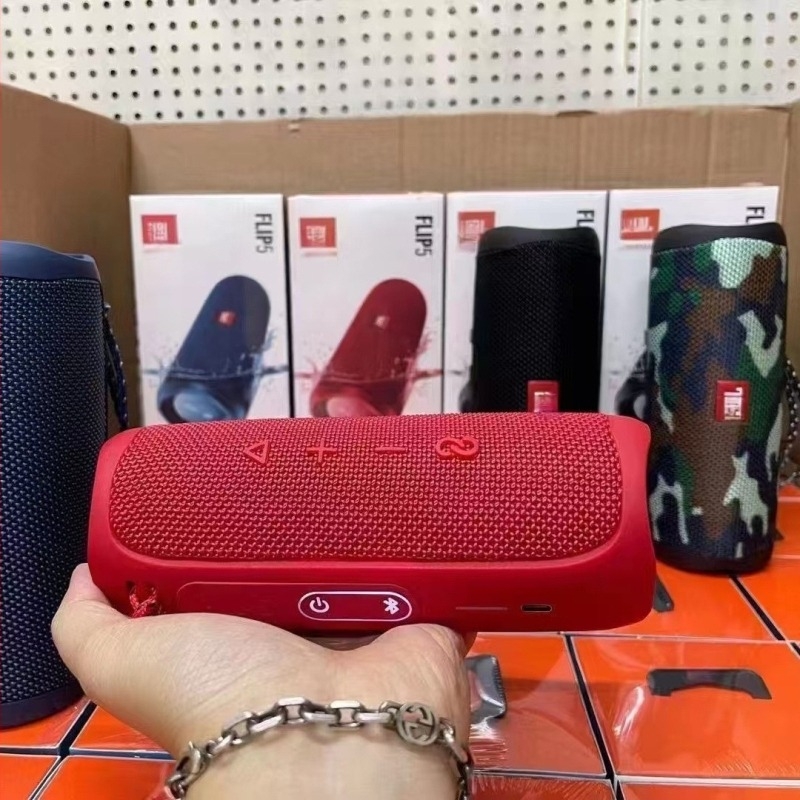 Портативен Bluetooth високоговорител за открито, с два говорителя, Bluetooth 5.0, IPX7 водоустойчив, 10W изходна мощност, честотен обхват 30 Hz–15 kHz, вградена батерия 1000–1200 mAh