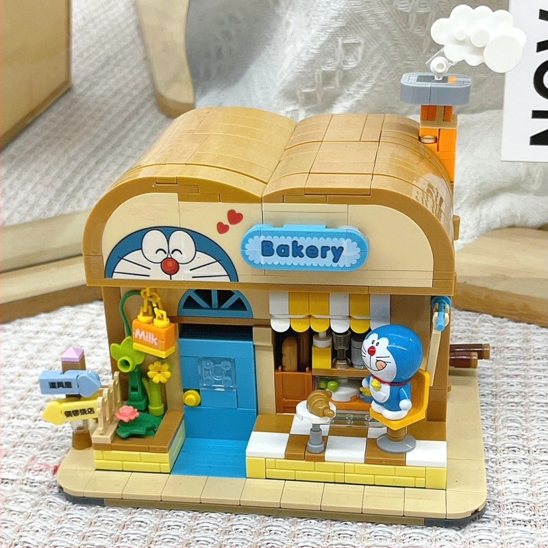 LEGO‑съвместим пластмасов конструктор със строителни блокчета – Doraemon тематика, 400–800 части, батерийно захранване, настолен декоративен елемент, DIY комплект за деца 7–14 години