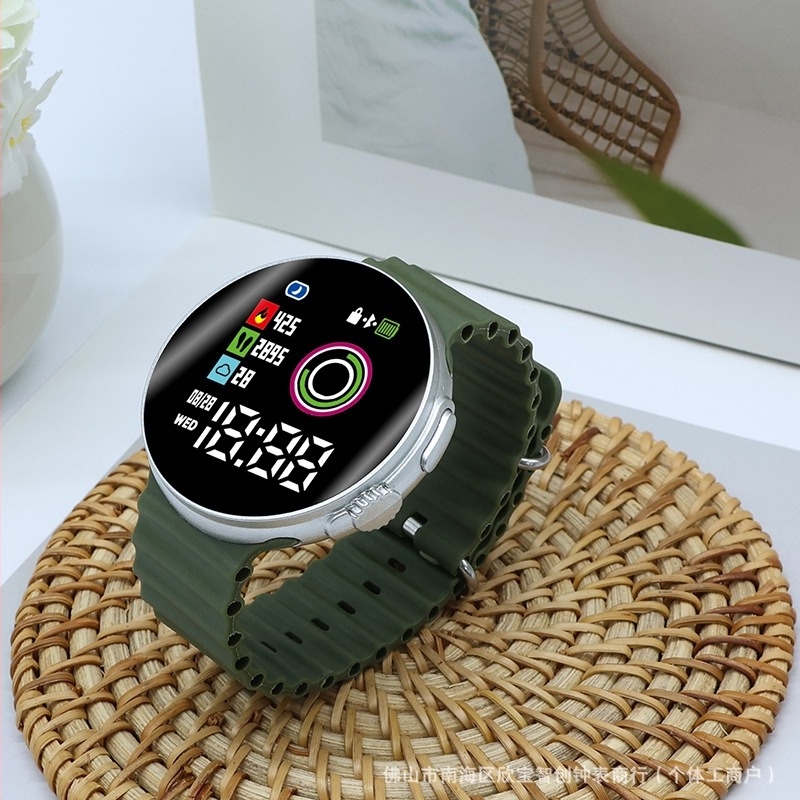 Електронен часовник за спорт на открито с квадратен циферблат: електроненMechanизъм, цифров дисплей, пластмасов корпус и пластмасова каишка