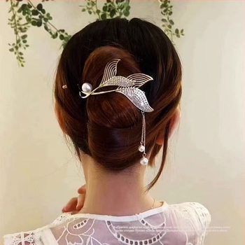 Candy Heart цинкова сплав усукващ клип за коса с помпон, висококачествен изискан дизайн, диамантено покритие