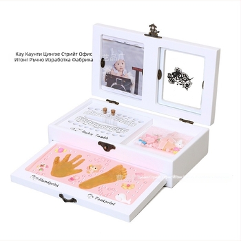 Дървена кутия за спомени на бебето: отпечатъци на ръце и крака, млечни зъби и косичка, зодиакален мотив